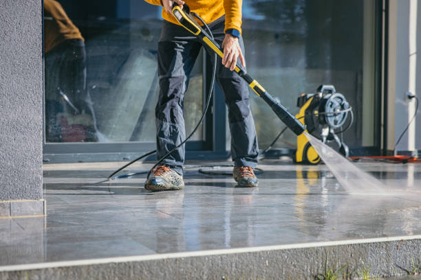 Best Garage Pressure Washing  in Leetsdale, PA